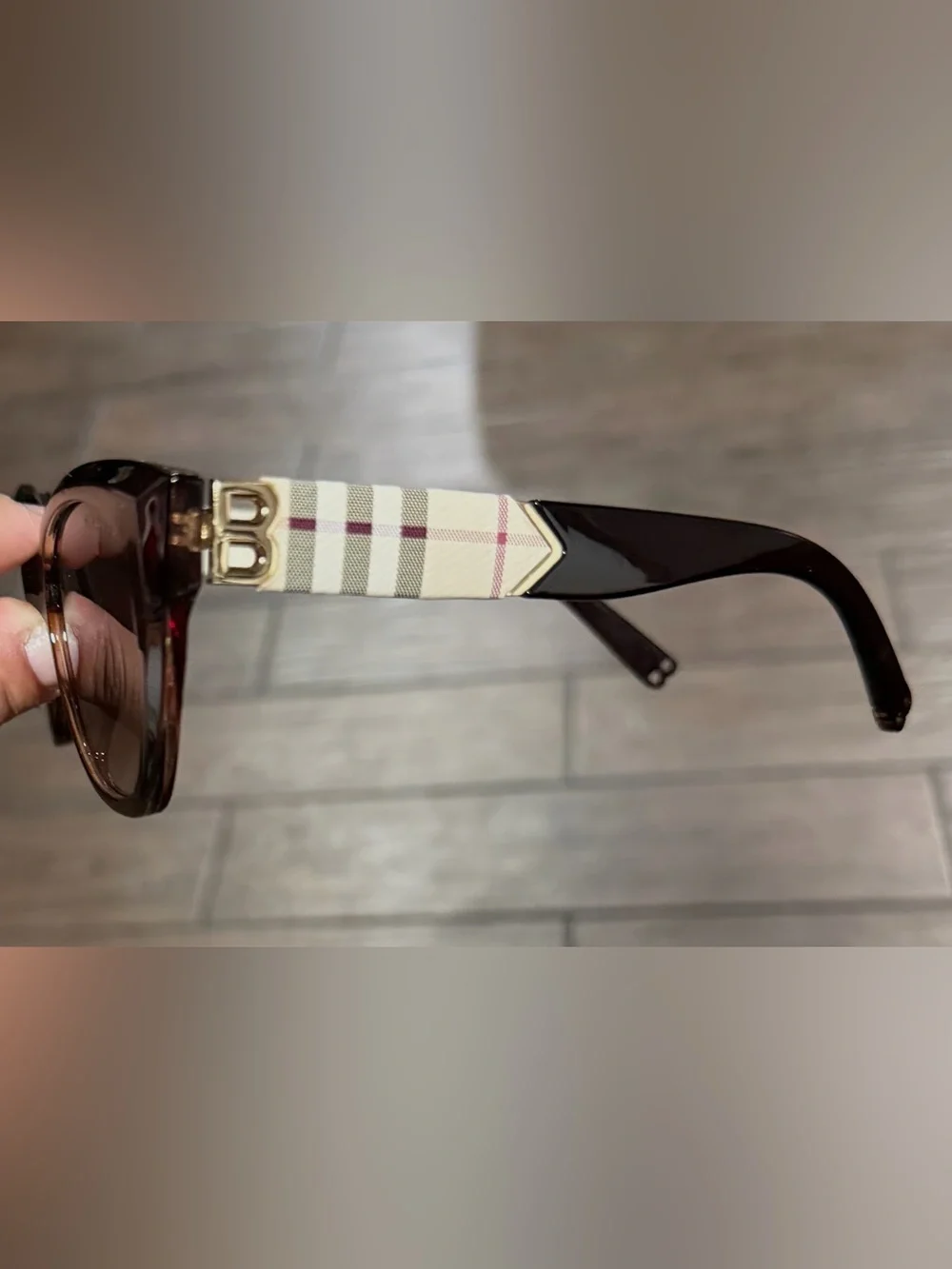 Brown Sunglass Decorative Accent - Unbranded